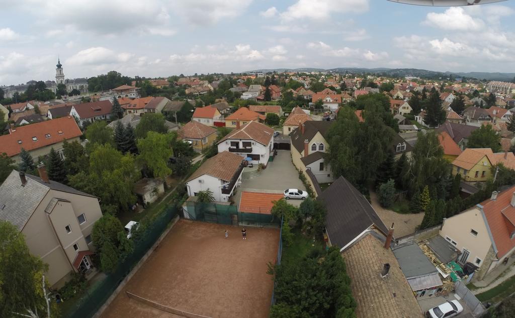 Abszolut Vendeghaz Keszthely Buitenkant foto