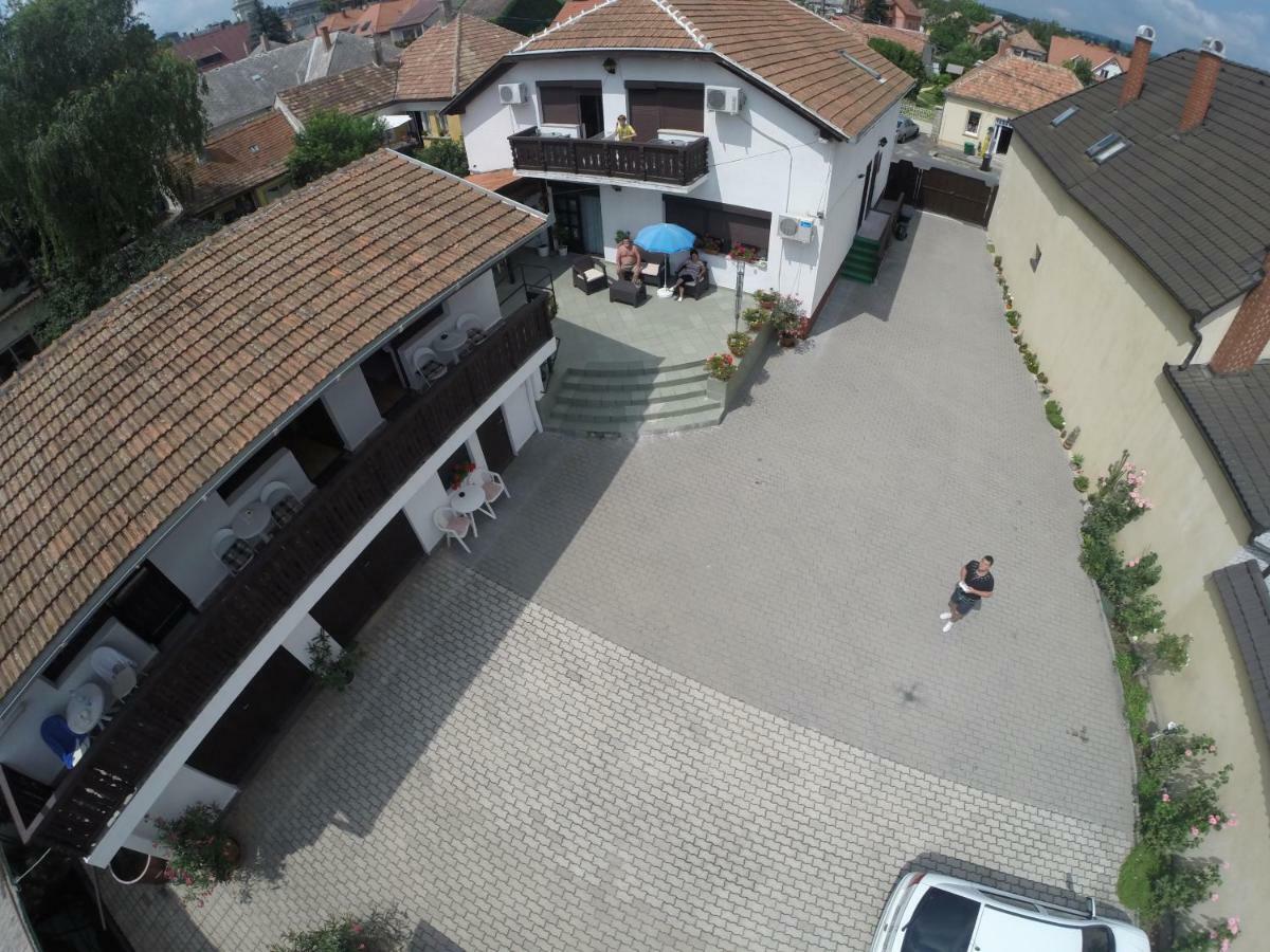 Abszolut Vendeghaz Keszthely Buitenkant foto
