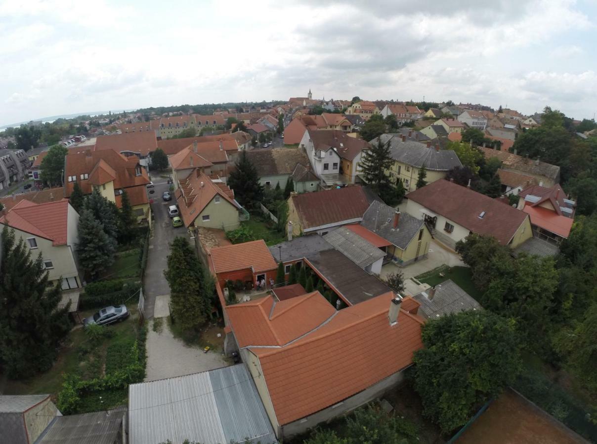 Abszolut Vendeghaz Keszthely Buitenkant foto
