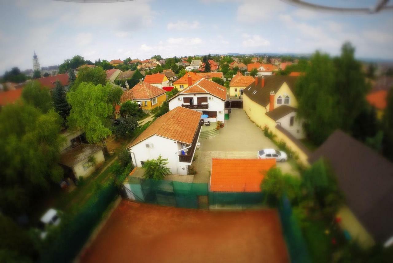Abszolut Vendeghaz Keszthely Buitenkant foto